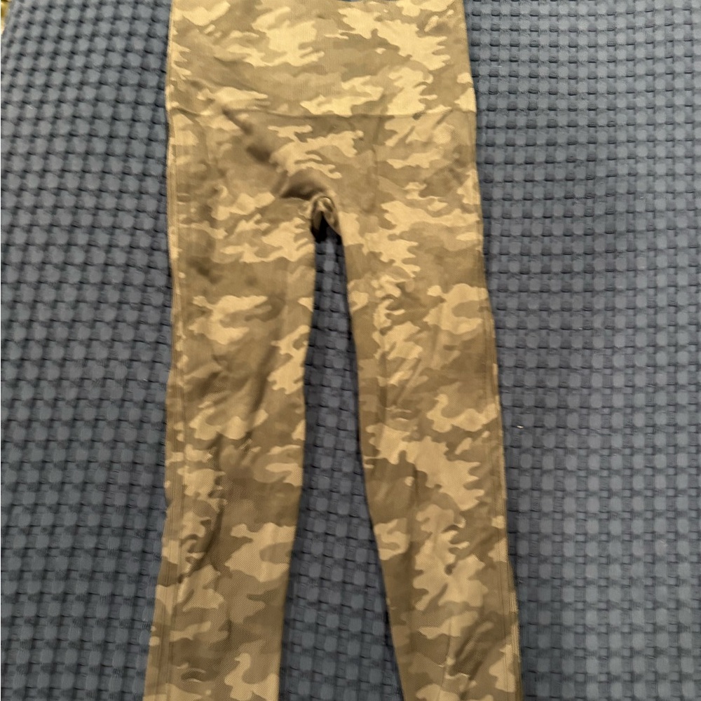 SPANX Women's Camo Leggings - Tan and Brown